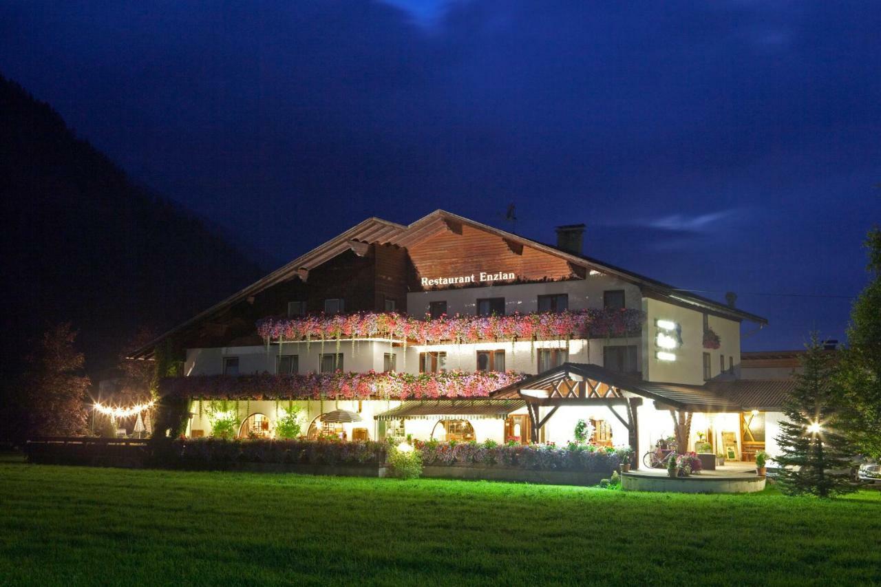 Gasthof Enzian Tannheim Esterno foto